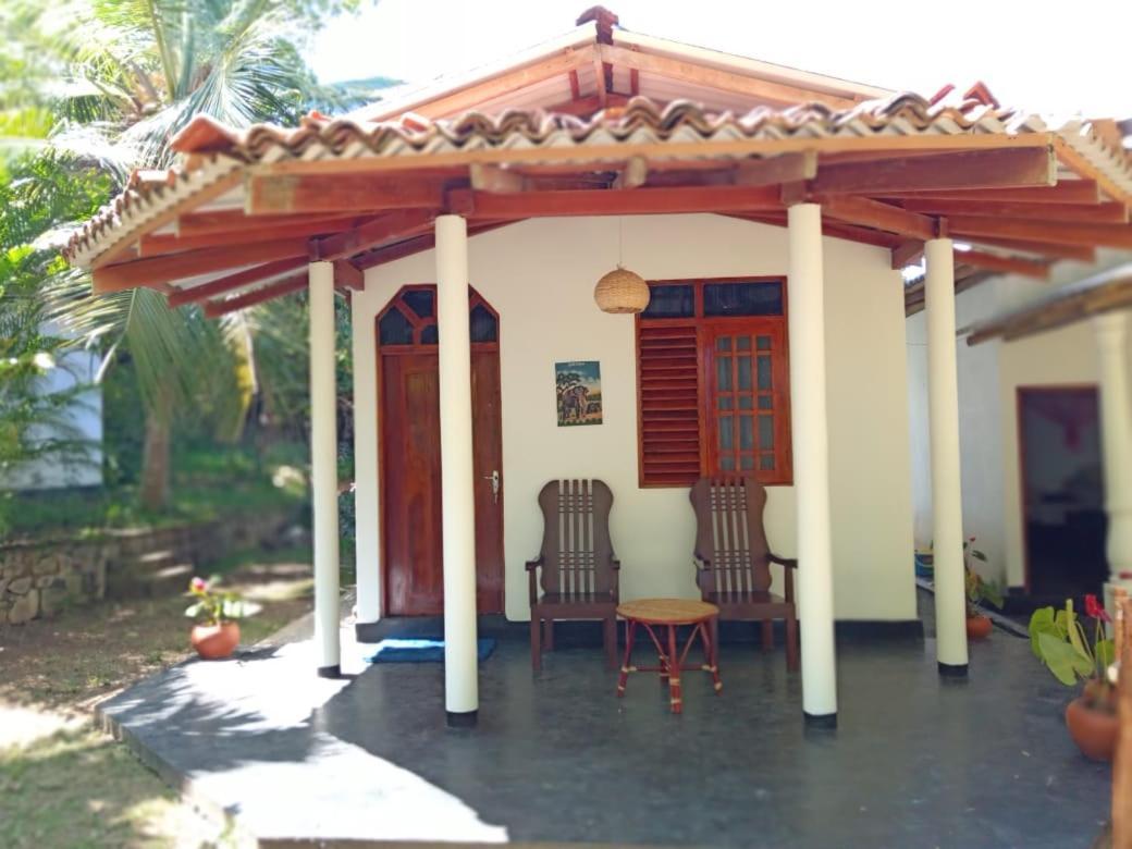 Peacock Garden Bed and Breakfast Tangalle Exteriör bild